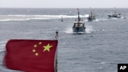 中国渔船7月份在海南岛附近的南中国海航行