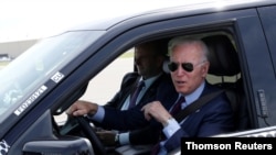 El presidente de los Estados Unidos, Joe Biden, visita el Centro de vehículos eléctricos Ford Rouge en Dearborn.