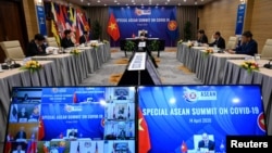 越南總理阮春福在河內與東南亞國家聯盟(ASEAN)領導人就冠狀病毒病(COVID-19)舉行的特別視頻會議發表講話。（2020年4月14日）