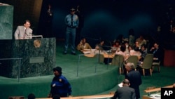 ARCHIVO - El presidente de Nicaragua Daniel Ortega, en las Naciones Unidas el 8 de octubre de 1987. Foto AP/Marty Lederhandler
