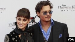 Los protagonistas de la película, Johnny Depp y Penélope Cruz durante el Festival Internacional de Cine de Cannes.