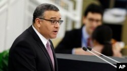 ARCHIVO - El entonces presidente de El Salvador, Mauricio Funes, captado durante la Asamblea General de la ONU el 25 de septiembre de 2013. En 2016, la CSJ de El Salvador ordenó a un tribunal civil iniciar un proceso judicial contra el exmandatario por presunta corrupción.