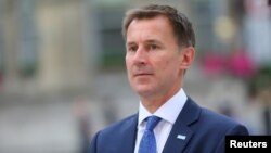 Menteri Kesehatan dan Kesejahteraan Sosial Jeremy Hunt tiba di BBC di London pusat, Inggris, 9 Juli 2018.
