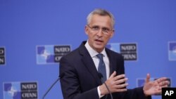  El secretario general de la OTAN, Jens Stoltenberg, habla durante una rueda de prensa previa a una reunión en línea de Ministros de Relaciones Exteriores y Defensa de la OTAN en la sede de la OTAN en Bruselas, el lunes 31 de mayo de 2021.