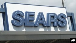 Foto tomada el 21 de julio del 2018 de la entrada de una tienda Sears en Saint Paul, Minnesota.