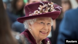 英女皇王伊麗莎白二世2020年2月25日參訪英國軍情五處。