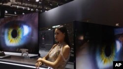 2018年11月6日，上海中国国际进口博览会上的三星电视展位。