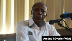 Le général Jean-Marie Michel Mokoko, jugé et condamné à 20 ans de reclusion. (VOA/Arsène Séverin)