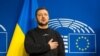 Predsednica Evropske komisije Ursula fon der Lajen, predsednik Ukrajine Volodimir Zelenski i predsednik Evropskog saveta Šarl Mišel dolaze na konferenciju za novinare u Briselu, 9. februara 2023. 