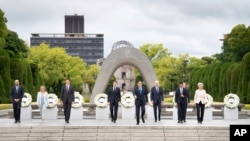 Los líderes del G7 posan para una foto antes del inicio de la cumbre del grupo en Hiroshima, Japón, el 19 de mayo de 2023.