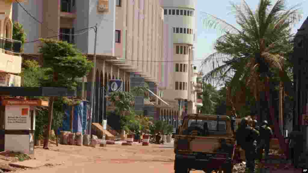 Vue de l'hôtel Radisson, Bamako, 20 novembre 2015
