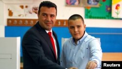 Macedonia na zaben sauya suna