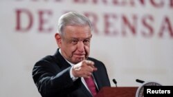 Presiden Meksiko Andres Manuel Lopez Obrador berbicara dalam konferensi pers harian di Mexico City, pada 7 September 2023. (Foto: Reuters/Raquel Cunha)