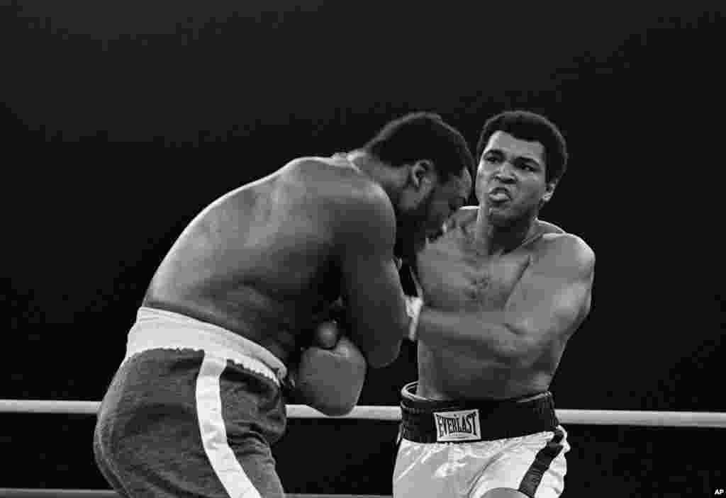 Karon battar Muhammad Ali da Joe Frazier a Manila, Philippines, 1 Oktoba, 1975. 