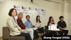 318學運週年新書發表會(美國之音張永泰拍攝)