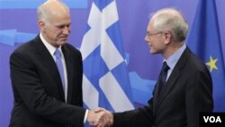 Los ministros de finanzas de la eurozona exigen a Grecia que aplique más reformas económicas.