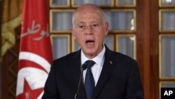 Rais wa Tunisia Kais Saied alipotoa hotuba katika hafla ya kuapishwa kwa serikali mpya katika Ikulu ya Carthage huko mji mkuu wa Tunis, Februari 27, 2020.
