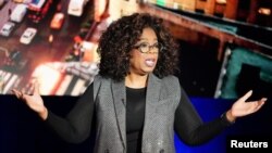 ARCHIVO- Oprah Winfrey durante la grabación de su programa televisivo en Nueva York. 5-2-19. REUTERS/Carlo Allegri.