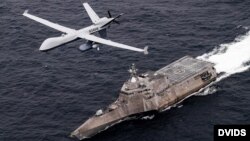 미군 MQ-9 '리퍼' 무인 항공기(UAV·드론)가 태평양에서 전투함과 함께 기동하고 있다. (자료사진=미 해군 제공)