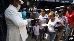 Más de cuatro millones de venezolanos han salido del país desde el 2015, huyendo del hambre, la falta de medicinas y de libertades en la nación sudamericana.