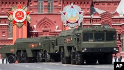 Rusia baru-baru ini memangkalkan peluncur misil berkemampuan nuklir 'Iskander' ke kawasan Kaliningrad, dekat perbatasan Polandia dan Lithuania (foto: ilustrasi).