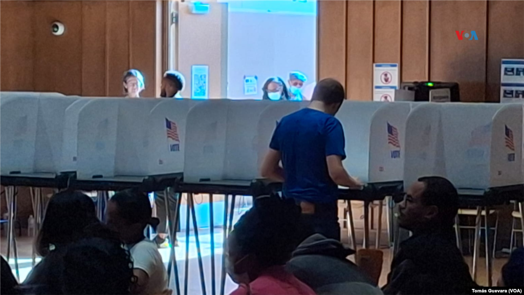 Centro de votación en el condado de Prince George, Maryland. Se estima que es uno de los vecindarios con mayor presencia latina de la zona. 