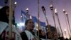 Miles marchan con antorchas contra pobreza en Argentina