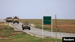 Les troupes américaines patrouillent près de la frontière turque à Hasakah, en Syrie, le 4 novembre 2018.