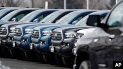 Las ventas minoristas de Estados Unidos cayeron inesperadamente en abril debido a que las familias redujeron las compras de automóviles.
