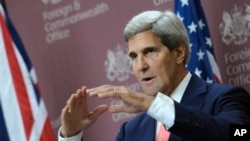 Menlu AS John Kerry dalam konferensi pers di Kantor Kemenlu Inggris di London (9/9).