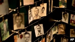 Des photos de victimes du génocide de 1994 au Rwanda