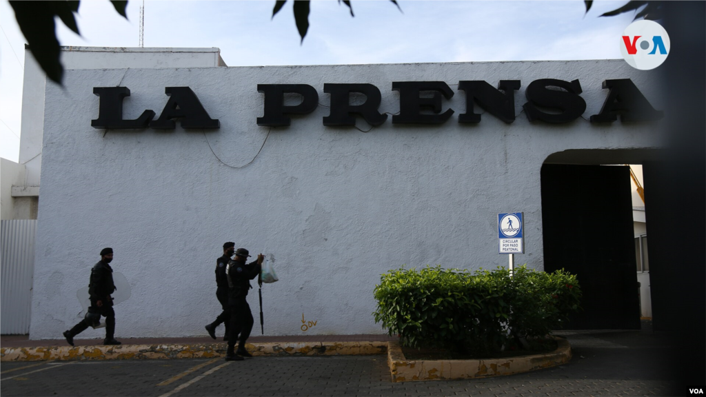 El allanamiento en La Prensa duró más de seis horas.