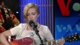 "Je ne veux pas faire de compromis de caractère", Petite Céline à VOA