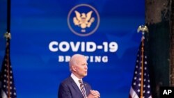 El presidente electo de EE.UU., Joe Biden, habla en el Queen Theatre en Wilmington, Delaware, el jueves 29 de diciembre de 2020. [AP]