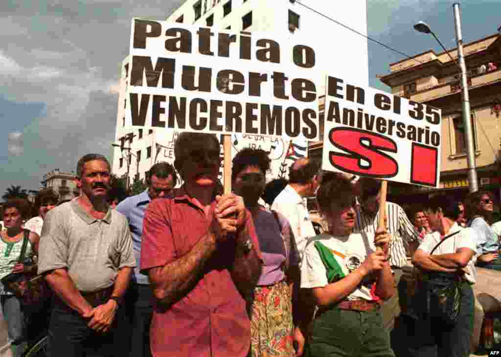 Del 14 al 28 de octubre de 1962, Estados Unidos descubre misiles instalados en Cuba por la Unión Soviética, desatando una crisis que hizo temblar al mundo ante el temor del inicio de una guerra nuclear.