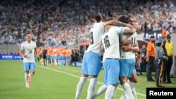 Uruguay venció 5-0 a Bolivia en la segunda jornada del Grupo C de la Copa América, asegurando su pase a cuartos de final. 