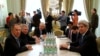 Kerry Calls for Face-to-Face Meeting Between Russian, Ukraine Envoys