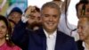 El presidente electo de Colombia, Iván Duque, celebra su victoria en la segunda vuelta electoral en Bogotá, el domingo, 17 de junio de 2018.