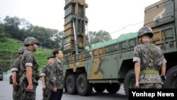 한민구 한국 국방장관은 23일 미사일사령부를 방문해 북한이 도발하면 어디든 타격할 수 있도록 준비하라고 지시했습니다.