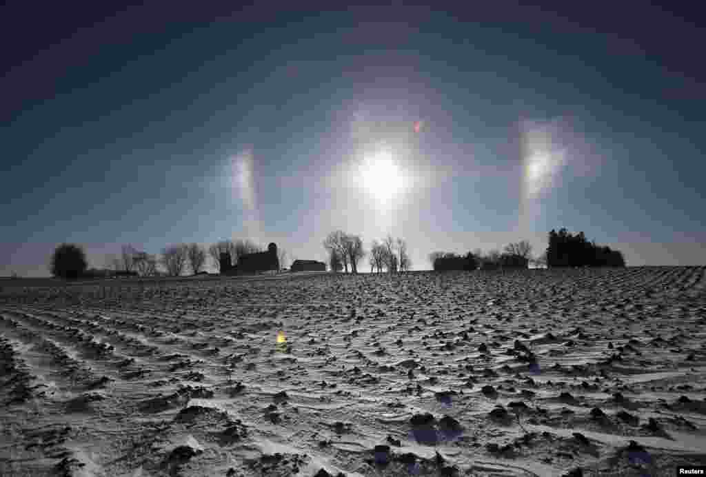Fenomena atmosfir yang disebut 'Parhelion' atau matahari semu melanda negara bagian Minnesota bagian selatan, yang dilanda suhu udara membeku dalam dua hari terakhir.