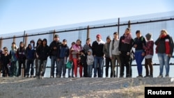 ARCHIVO- En años anteriores los migrantes del Triángulo Norte de Centroamérica representaban el principal reto para las autoridades migratorias de EEUU, estos siguen llegando a la frontera sur, pero les superan en números venezolanos y de otras naciones del cono sur.