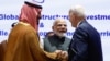 Makin Akrab, Biden Jabat Erat Tangan Putra Mahkota Saudi 