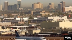 La falta de los explosivos en el aeropuerto de Phoenix, no comprometió la seguridad, según las autoridades.