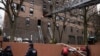 Heridos graves tras incendio en Nueva York que causó 19 muertos