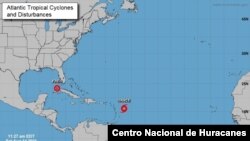 El mapa del Centro Nacional de Huracanes de EE. UU. muestra la ubicación de la onda tropical Fred y la tormenta tropical Grace el 14 de agosto de 2021 a las 11:27 de la mañana, hora del este de Estados Unidos.