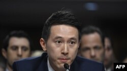 Šou Zi Ču, direktor TikToka, svedoči na pretresu senatskog Odbora za pravosuđe, 31. januara 2024. (Foto: AFP/ANDREW CABALLERO-REYNOLDS)
