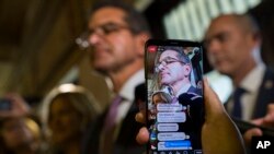 Pedro Pierluisi, de 60 años, asumió el cargo el viernes 2 de agosto de 2019, pero los legisladores aún discuten quién debería gobernar la isla. 