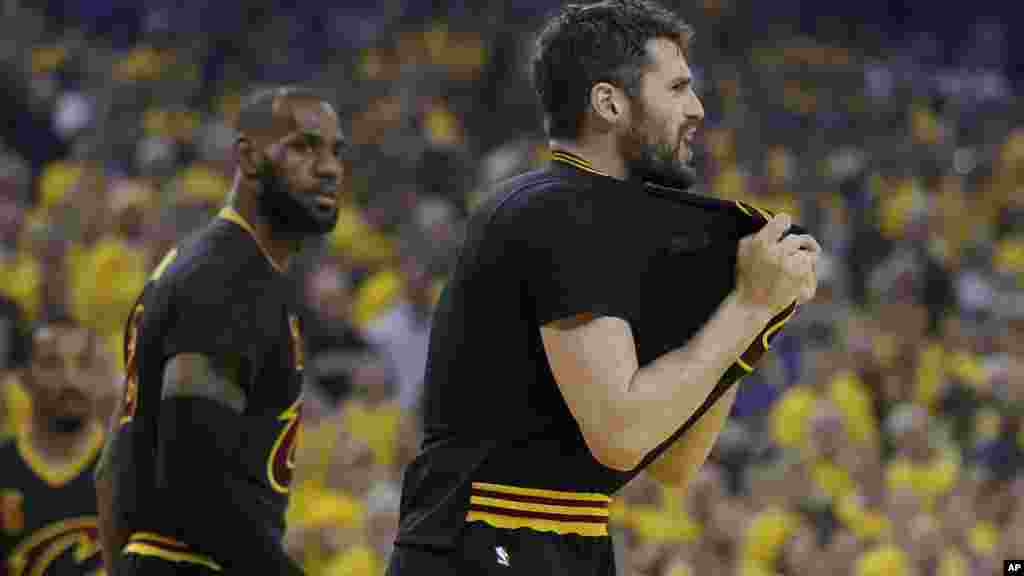 L'attaquant des Cleveland Cavaliers Kevin Love, lors du match à Oakland, en Californie, le 12 juin 2017.