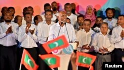 2024年4月22日，馬爾地夫馬累，馬爾地夫總統穆罕默德-穆伊祖（Mohamed Muizzu）在其領導的人民國民大會黨（PNC）贏得議會選舉壓倒性勝利後向支持者發表講話。