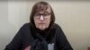En esta imagen tomada de un video proporcionado por el equipo de Navalny el jueves 22 de febrero de 2024, la madre del líder de la oposición rusa Alexei Navalny, Lyudmila Navalnaya, habla desde la ciudad ártica de Salekhard. 